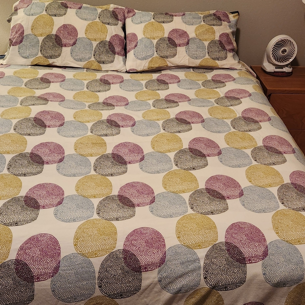 Modern Dot Print Duvet Cover Set in Purple, Yellow, Blue, and Gray